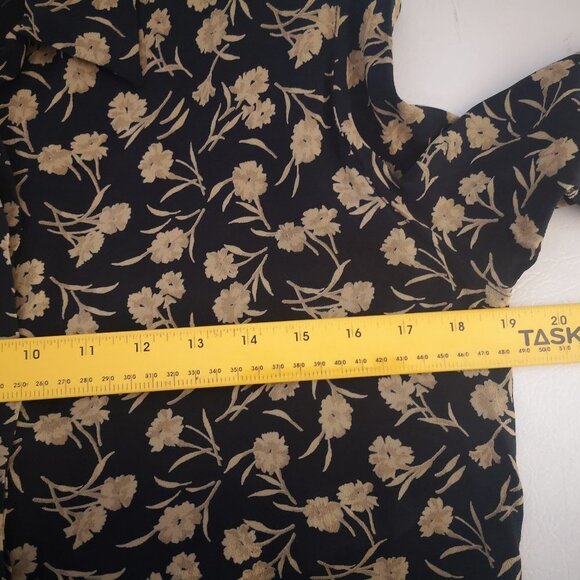 Liz Claiborne Collection Ladies Size 10 Button Closure Tunic Length Blouse - Picture 8 of 10